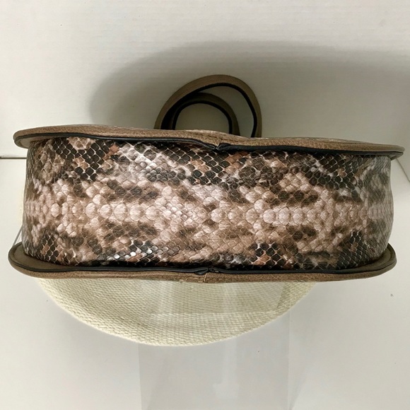 Jen & Co Hat Box Crossbody TAN & BROWN Snake Print - Picture 4 of 7